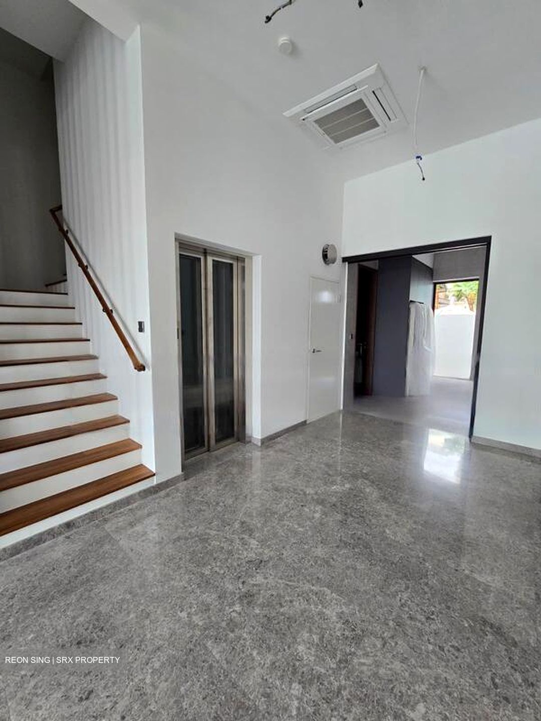 Lorong H Telok Kurau (D15), Terrace #486953331